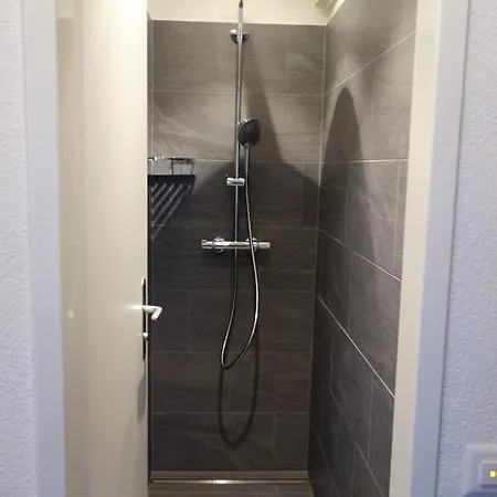 Apartment Haus Rhaetikon 1. Og, Links *