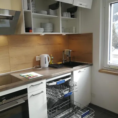 Apartment Haus Rhaetikon 1. Og, Links