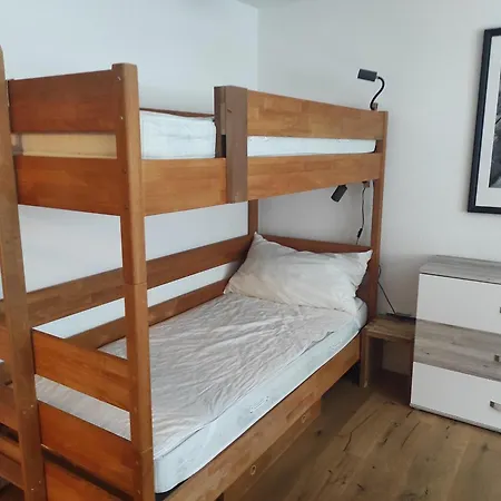 Haus Rhaetikon 1. Og, Links