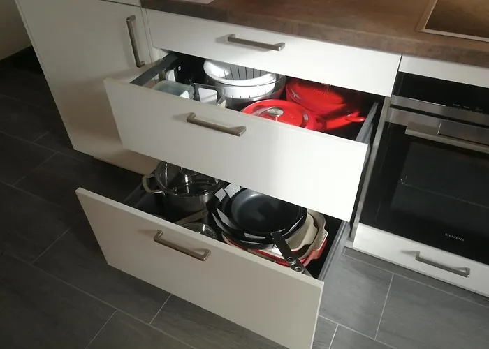 Haus Rhaetikon 1. Og, Links Lejlighed