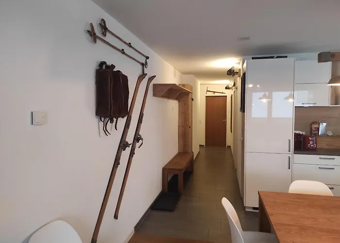 Haus Rhaetikon 1. Og, Links Davos